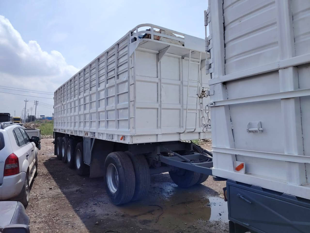 السلام عليكم ورحمة الله وبركاته
اكتروز البيع

موديل 2003
قاطره ومقطوره مربوطة 5محاور بلسنويه
مكفولة جاهزه العمل
هزه وسنويه جديده 3لوحات
رقم إنكليزي
مكلف بالنشر
أي ستفسار الاتصال بلرقم ***********
