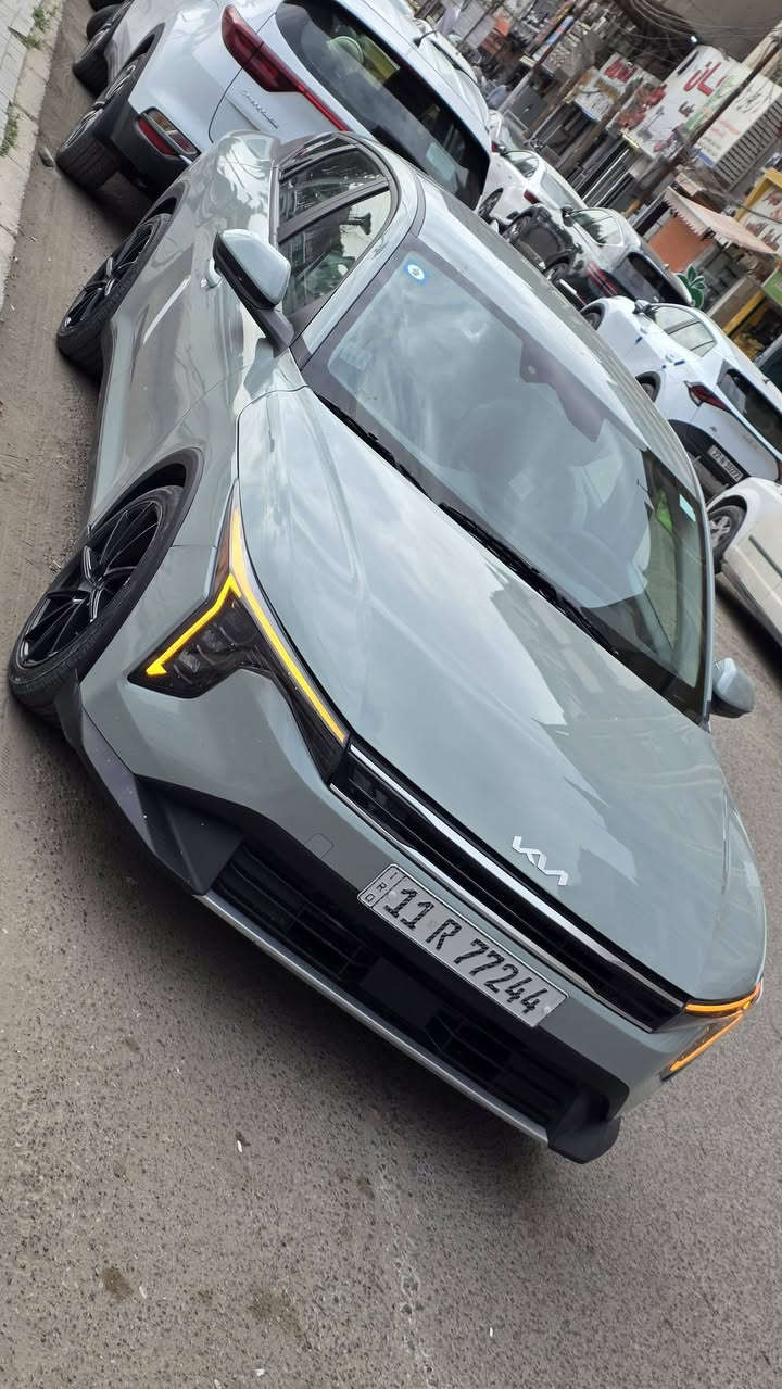 كي فور أمريكي موديل 2025 
ماشيه 7  الف بعده زيرو بوضع الشركه 
رقم بغداد الجديد بأسمي 
السياره فول عده البنراما 
محرك 2000 دوش 
كير 8 نمر ايتي 
السياره حادث بنيد وجاملغ والسونار بالمنشور ورقم الشاصي بالمنشور 
السعر 165  مكان السياره بغداد اليوسفيه 
***********
***********
