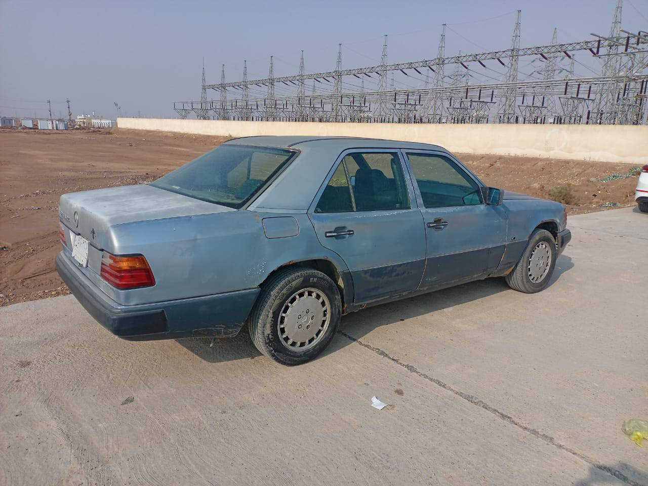 سلام عليكم مارسدس موديل 91 رقم بغداد محرك 2500بيه مكينه وكير بل كارتون سعر 38ورقه مكان سياره واسط شيخ سعد تصال على رقم مكلف بنشر خوان ***********
