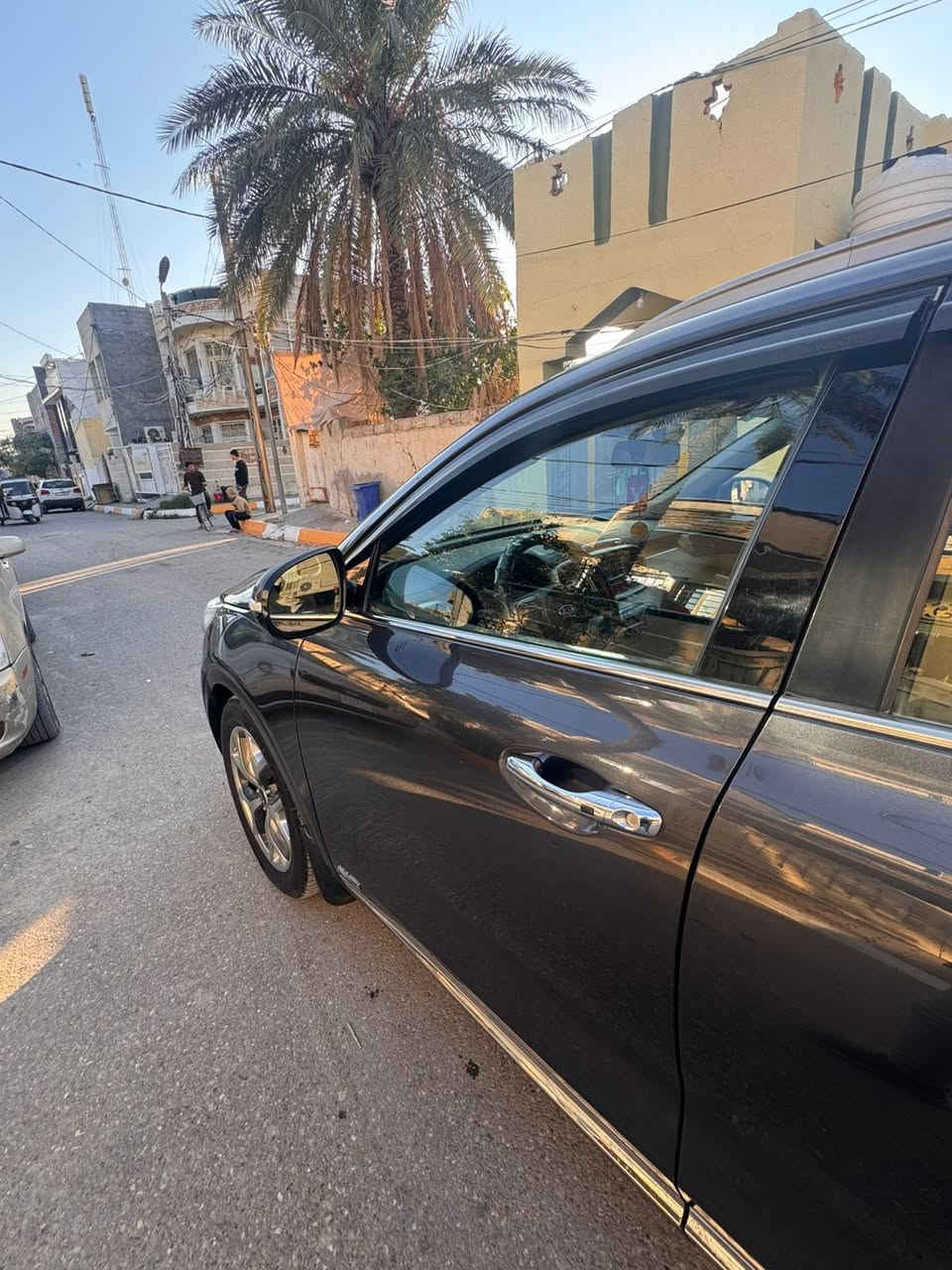 السلام عليكم
سورنتو للبيع او مراوس سورنتو 22 وفوك 
سورنتو خليجي 2016 
رقم بغداد الدولي سنويه جديده 
مواصفات 
محرك 6 سلندر كير ومحرك مكفولات 
السقف بانوراما مري ترحيب ويه البصمه 
السياره كلين من الصبغ والضربه 
السعر 190 بيها مجال 
***********
