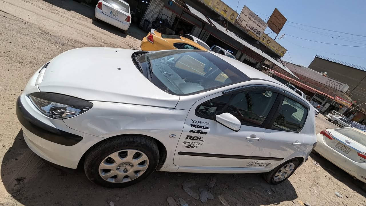 بيجو ٣٠٧ اللون أبيض
موديل ٢٠٠٤
كير جديد ومحرك جديد أصلي فرنسي
كهربائياتها بلادية ما ملعوب بيها
تبريد ثلج
غرفة جديدة وجميلة
حدادية امامي خلفي
تخم تاير  جديد
صبغ باب السائق وجزء من الدوسة ( بدون ضربة )
السنوية بأسمي لغاية ٢٠٢٩
الرقم الجديد
أستخدام منزلي فقط وبيد ( شايب )
السعر : ٤٩ ورقة وبيها مجال بسيط أكراما للمشتري
النقص : قاعدة دبل امامي واحدة فقط عكس السائق
وربي يوفق الجميع 
رقم الهاتف ؛ ***********
ابو حسين
