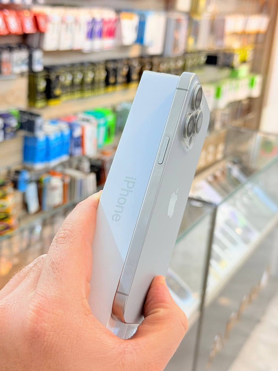 ✅  متوفر بيع بلنقد ولاقساط ✅
ايفون 15 برو ماكس ذاكره 256 بطاريه 95 نضافه 100‎%‎ زلغ مابي هو والجديد سوه نموذج M لونه المميز كامل ملحقاته وتر بروف وبلحاسبه كله نورمال وتر بروف يعني كلشي ممبدل بي وبي وتأخذه ضمان وصل 5 ايام اي مشكله او عطل يستبدل فورا ومتوفر اقساط على مصرف الرافدين 
السعر مليون و 50 الف قفله😍😍
العنوان بغداد البياع شارع 20 مقابيل علي العناب او الشيف السوري مركز الهاتف لاصلي 
📞📞***********
📞📞***********
