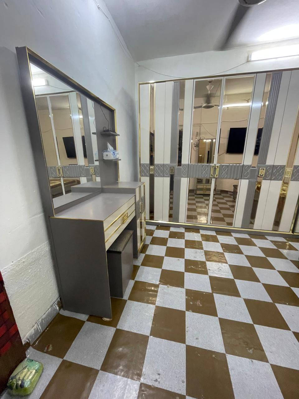 غرفه البيع الاستخدام شهر فقط 
تجي وتشوف بعينك ***********
