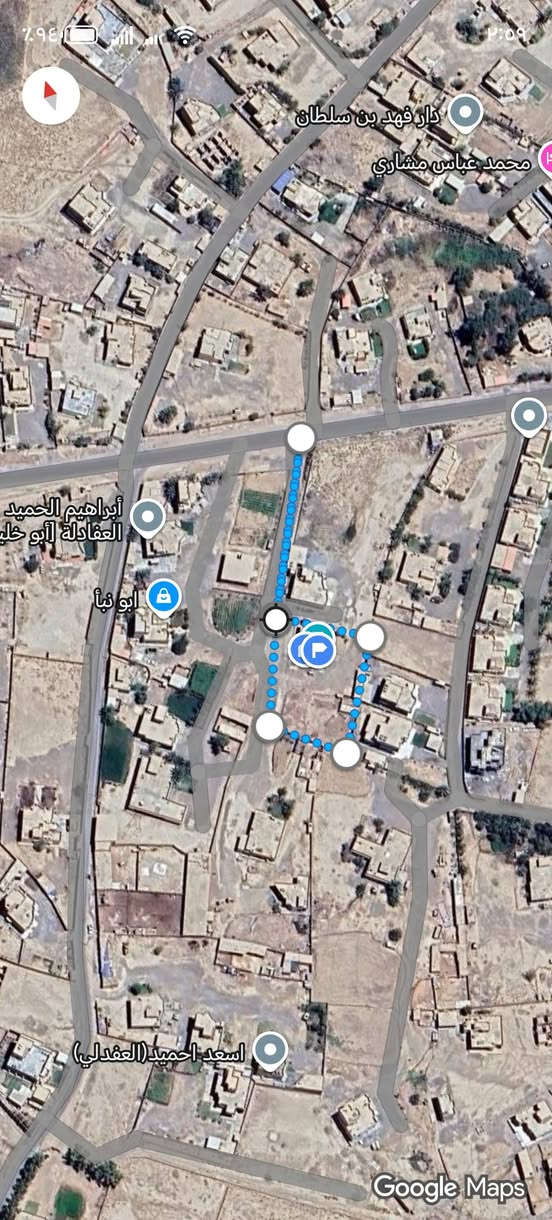 السلام عليكم
بيت مع قطعه ارض للبيع  المساحه الارض الكليه تقريباً 2300 متر مساحه البناء 250 متر البيت مكون  من كندور وربعه وصاله وموزع وثلاث غرف ومطبخ وصحيات داخليه وخارجيه ومخازن   البيت مصبوغ داخل وخارج ارضيه سيراميك  المكان الشرقاط اجميله الجديده يبعد عن طريق تلول الباج 50 متر مثل ما موضح بل صور واصل ماء وكهرباء وتبليط وره البيت 
للستفسار *********** 
***********
***********
@إشارة
