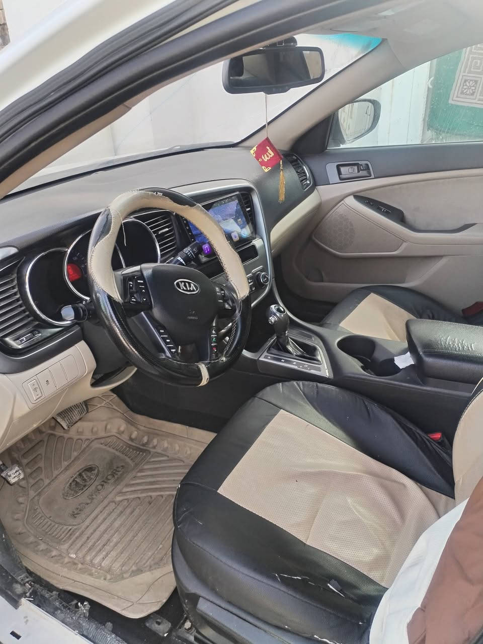 اوبتما وارد أمريكي 2012 بيها صبغ نص باب امامي ونص بنيد أيضا صبغ السعر 105 وبيها مجال للاستفسار الاتصال على الرقم ***********
