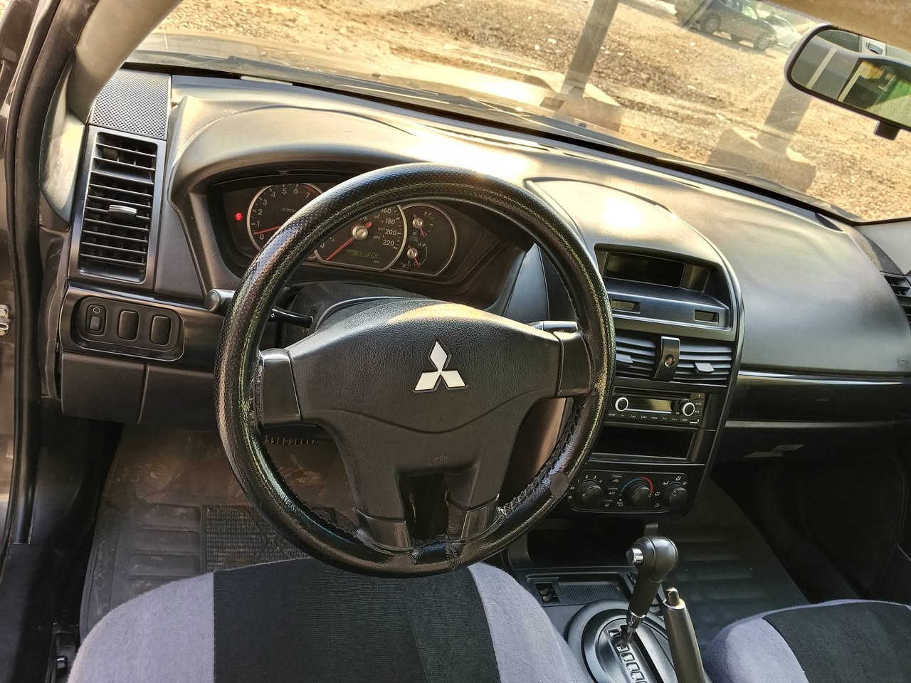 2011 للبيع 
سنوية 2027
سيارة كلش نظيفة 
بيه رائع جاملغ إمامي 
رقم ***********
