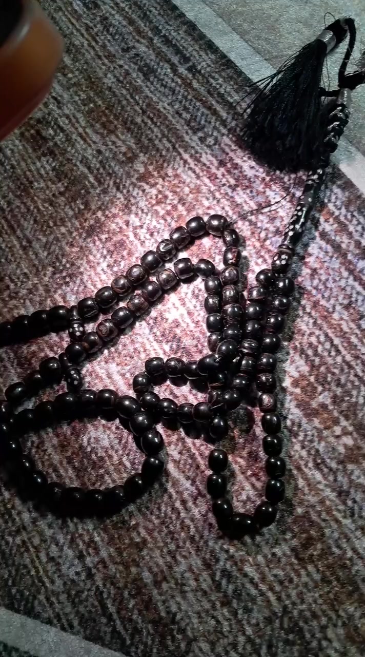 سبحه يسر ١٠١ الحبيبيه ساحه الحمزه السعر 300  ٤٦ غرام ***********
