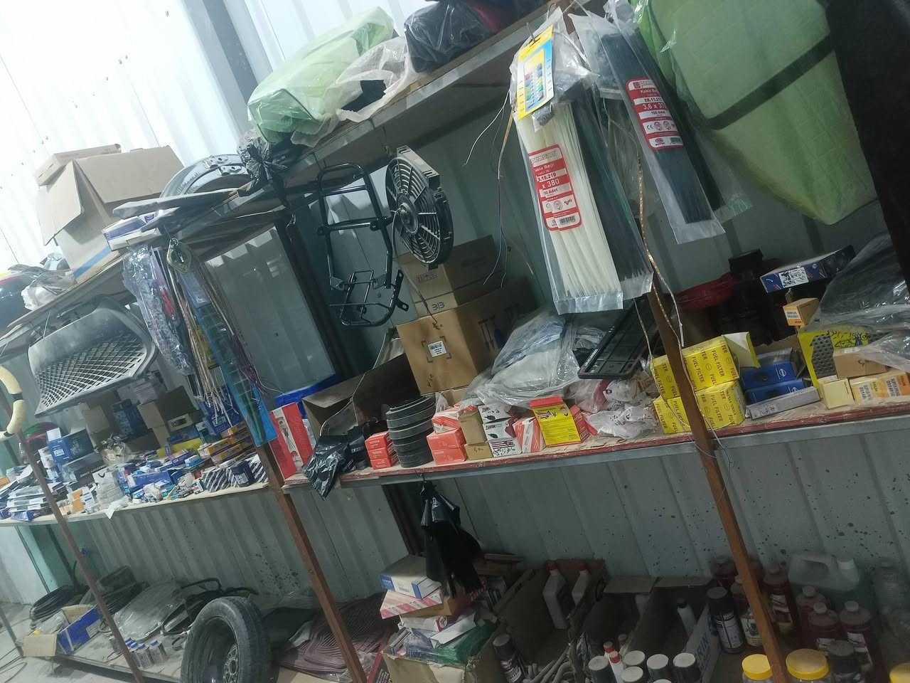 السلام عليكم تم وصول مسواك جديد أسعار نار جدا جدا رخيص جوة البلاش وحياكم الله  العنوان مفرق اجحلة القديم محلات الأخوين رقم الهاتف ***********
