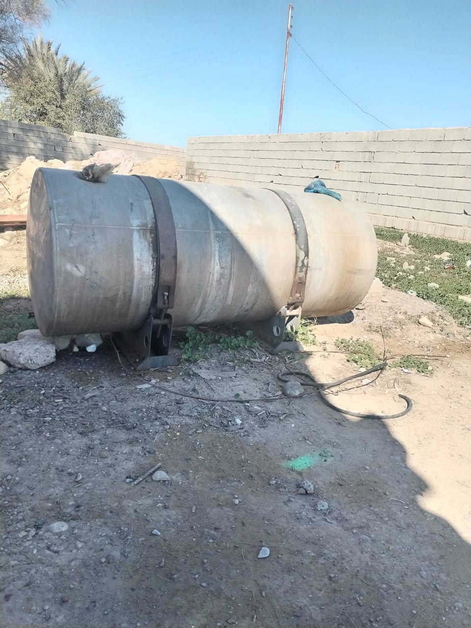 السلام عليكم ورحمة
تانكي كاز للبيع السعة 650
كامل مع ثلاث قواعد سعر 450 بي مجال بسيط
فولفو اصلي درجة أولى
***********
