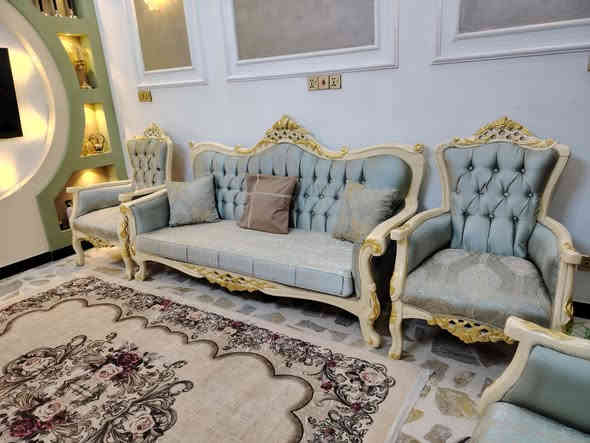 تخم زان ملكي تركي  10 مقاعد العنوان مدينه الصدر للاستفسار خاص او الاتصال على الرقم ***********
