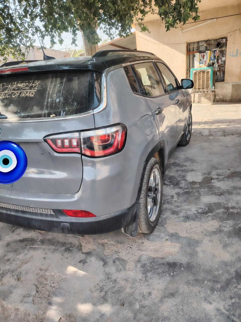 السلام عليكم 
جيب كومباس موديل 2020 وارد أمريكي ضرر جاملغ او بنيد السياره بيه صبغ عام ألون اسمنتي اصل ماشيه 106 محرك 2400 المرغوب كير مكينه تبريد صدر امامي خلفي كفاله تخم تاير جديد رقم بغداد الدولي هزه او سنويه جديده مشروع وطني تحويل ثاني يوم 
مواصفات فول واحد على واحد لمتدد
بصمه تشغيل عن بعد 
شاشه كبيرة كار ابلي 
بنوراما طكتين 
رادار امامي وخلفي 
اشاير بلمري
تحكم استيرن 4جهات
تبريدقطعتين ثلج ❄️ 
مقاعد جلد 
رادار جانبي
هيتر بلمري
فور ويل شغال
3انضمع قياده 
إطفاء ذاتي
مانع انزلاق 
مثبت سرعه 
تحديد مسار 
جام اتو 

السعر 125$ او بيه مجال للطيبين 
العنوان الدوره حي الصحه 📍
او صلاح الدين سامراء 📍
الاستفسار ***********☎️
***********☎️
