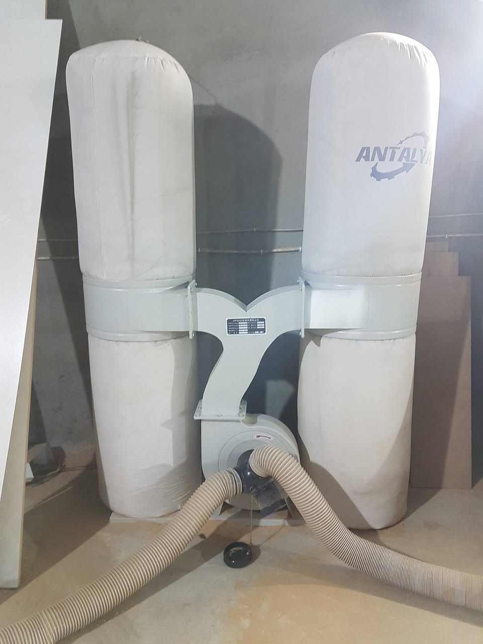 معمل نجارة MDF كامل للبيع.
منشار 3800الموده+مكينة شريط 4 مراحل انطاليا صيني +فاكيوم 2 كيس
+مولده كيا 75 امبير +منظم فولتية.
عدد كامله متنوعه
دريلات انجيكو + ميلوكي.
كتر يلمز منضدي 
كتر انجيكو قرصي.
كتر انجيكو منضدي.
مبردة 9000 العالمية.
بعد اكو هواي تفاصيل من اكسسوارات سجج+ارجل +سكلات+عده جبسن بورد وليزرات .
تكلفه المعمل اكثر من ٣٢ مليون.
السعر المطلوب ٢٢ مليون.
اتصال فقط   ***********
