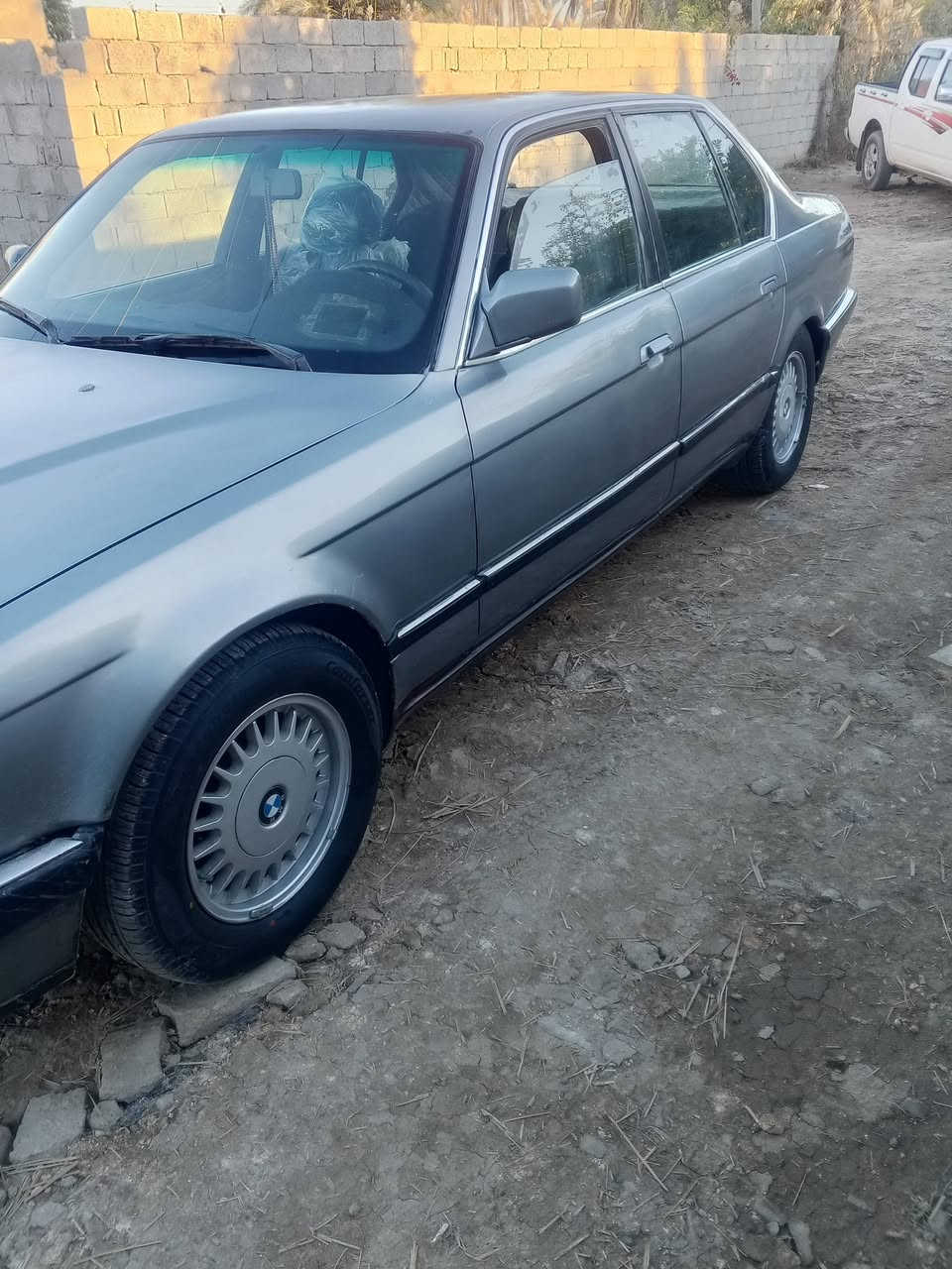 سلام عليكم بي ام للبيع حجم ٧٣٥ محرك مفتوح ٣٥٠٠ محرك حاويه كير حاويه تخم تاير صدر جديد السعر ٣٠ ***********
