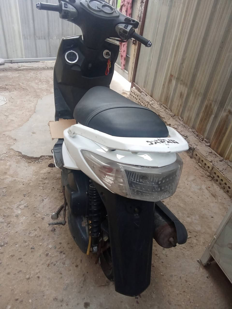 سلام عليكم درجة سكنس فحل البيع درجة سلف هندره كل شغله كهربايته كله شغله مابيه نقص هاذ رقمي ***********
