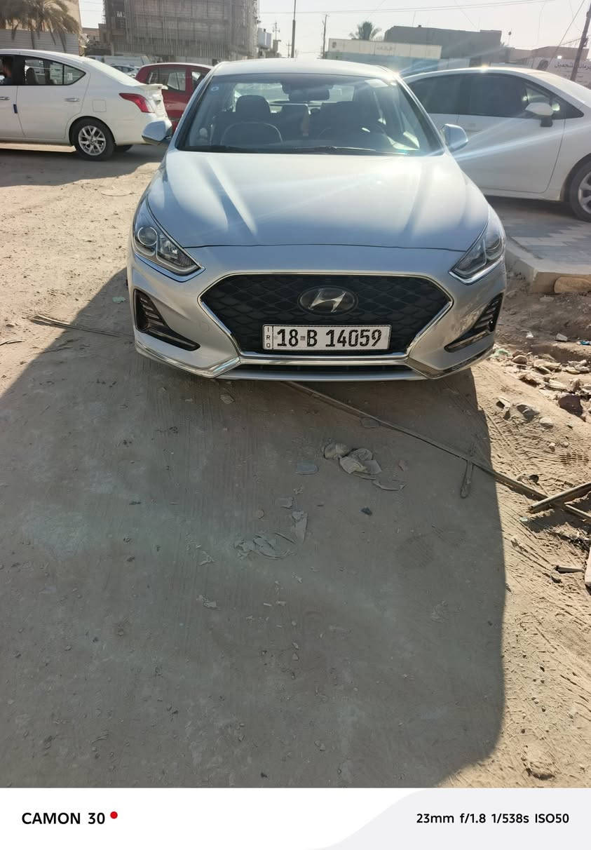 سوناتا موديل ٢٢ سياره جديده تبريد ثلج كوري بانزين فقط مكينه وكيد جدد سايد بريك بصمه كشنات كهرباء تبريد كشنات تحديد مسار سياره مكفوله من صبخ بيه بارد قليل بجاملغ المامي والباب الوره هم بارد بس مابينات  رقم بابل تحويل مباشر مكينه ٢٠٠ دوش مامفتوحه عله وضع شركه وبيه موصفات هواي بعد معروفه الد أمامي ولد خلفي ماشيه ٨٠ ألف حقيقي أريد مراوس بسوناتا  ١٤ أو ١٥ مكاني بابل الحمزه الغربي وتساب(***********) ***********
