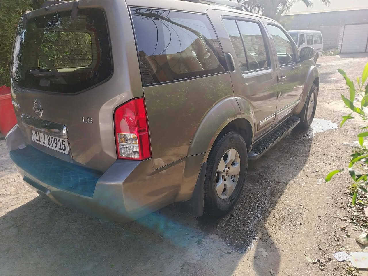 نيسان باثفايندر للبيع موديل 2008
السياره جاهزة 
صدر امامي و خلفي جديد
تخم تاير و باتري جديد 
خليجي بدون صبغ بس الدعاميات مصبوغه 
محرك و كير مكفولات فور ويل 
فول مواصفات فتحه و ثلاث قطع تبريد 
دشبول ارمادا و كاميرا و شاشه بلاد 
شاشه بالسقف 
كشنات جلد كهرباء 
غرفتها جديده
تبريد و تدفىة شغاله 
السياره جاهزه من كل شي 
السعر 115 
مكان السياره  بغداد 
للاستفسار   ***********
