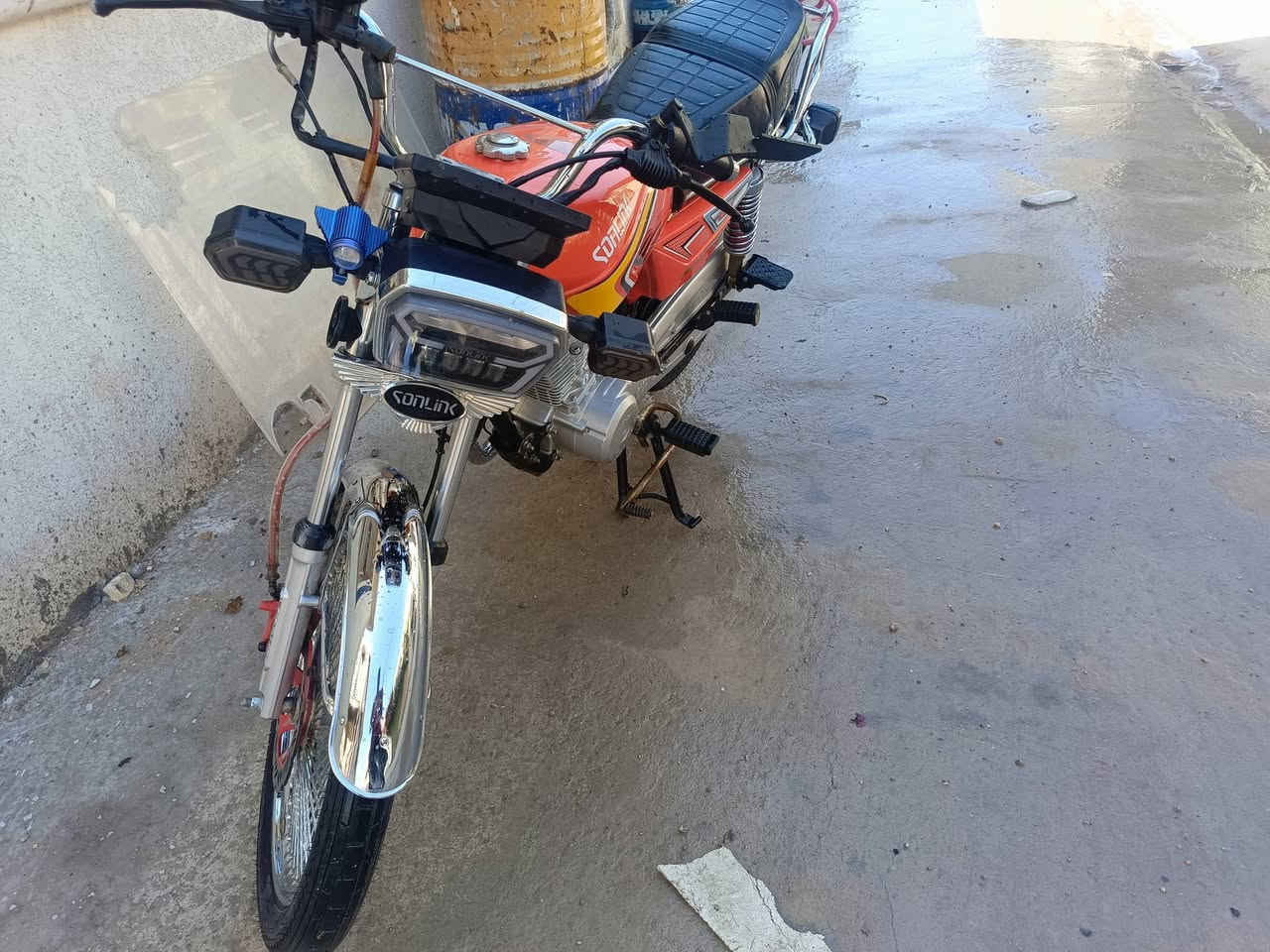 سولنيك تايكر 5 گير 125 cc ماشية 650 كيلو بس 
مراوس شعندك نزل الدراجة جديدة بعدها


**إذا كنت صاحب هذا الإعلان وتريد حذفه لأي سبب، رجاءا أرسل رسالة إلى الدعم الفني**