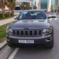 جيب گراند شيروكي موديل 2020  محرك V6 3600 السياره نظيفه كير ومحرك مكفو...