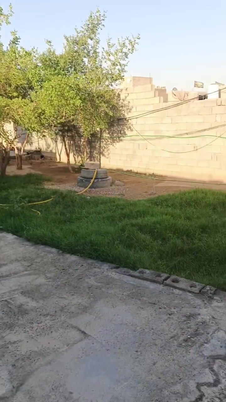 السلام عليكم بيت ٦٢٥ متر وجهه ١٢ونص ونزال٥٠متر
بي غرفتين ومطبخ وصاله واستقبال ماي اساله وبير ارتواز ومنطقه كلش حلوه الزبير حي الأندلس نزلت الياسري يبعد عن شارع العام ١٠٠٠متر باقي التفاصيل يرجى الاتصل بالراقام التالية
***********
***********
