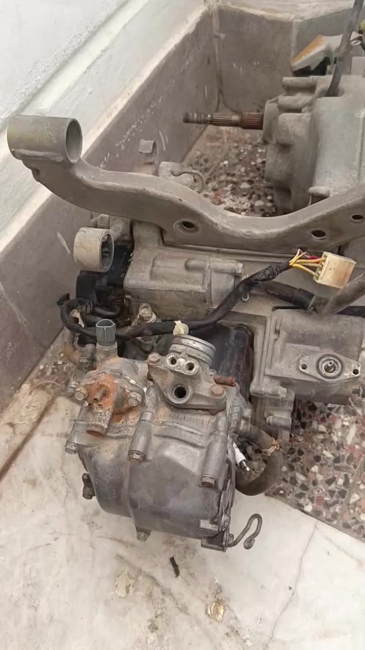 مكينة فورزا صفر ٨ مع كلجات اصليات ياباني السعر إذا فقط المكينة ١٥٠ وإذا وإذا مع الكلجات ٢٥٠ للاتصال ***********توصيل ماكو
