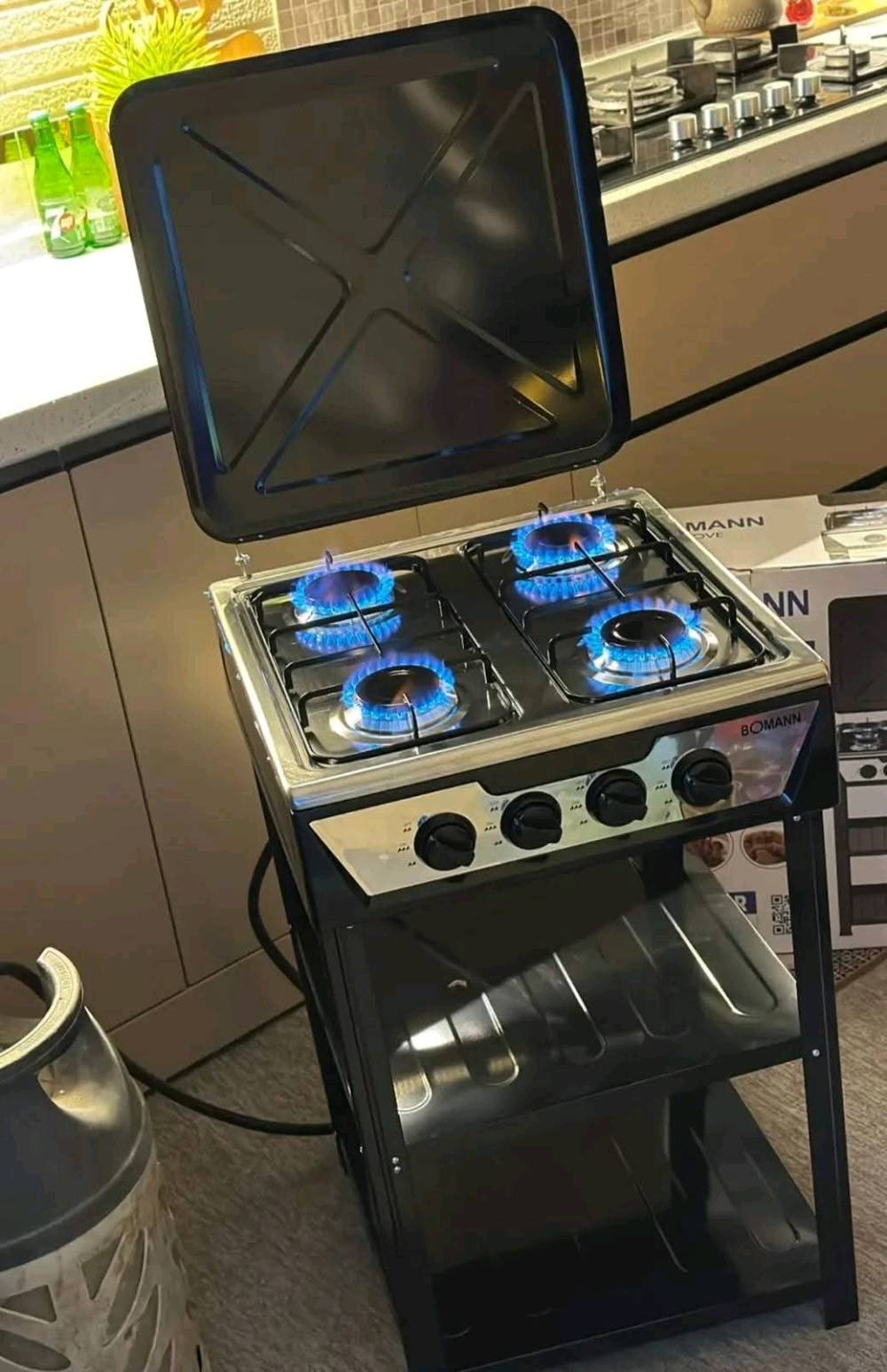 طبّاخ غازي 4 مشاعل 🔥
اختيار عملي للمطبخ والرحلات والاستخدام اليومي 👌
🔹 4 عيون غاز قوية توزيع حرارة متوازن للطبخ السريع
🔹 إشعال يدوي بسيط وعملي
🔹 سطح حديد متين مطلي بطلاء مقاوم لدرجات الحرارة العالية
🔹 غطاء علوي حديد يحمي العيون ويحافظ على النظافة
🔹 ستاند ثابت مع رفّين سفليين لترتيب القناني والأواني
🔹 مفاتيح تحكم أمامية سهلة الاستخدام
🔹 تصميم عملي موفّر للمساحة مناسب للمطابخ الصغيرة والكبيرة
🔹 جودة عالية جدا واعتمادية بالاستخدام الطويل
✅ مناسب للبيت، السطوح، الرحلات، والمطابخ الخارجية
🔥 أداء قوي وشكل أنيق وسعر اقتصادي

للحجز والأستفسار مراسلة خاص الصفحة 📨📩 
او التواصل على الرقم *********** واتساب 
التوصيل لجميع المحافظات 🇮🇶