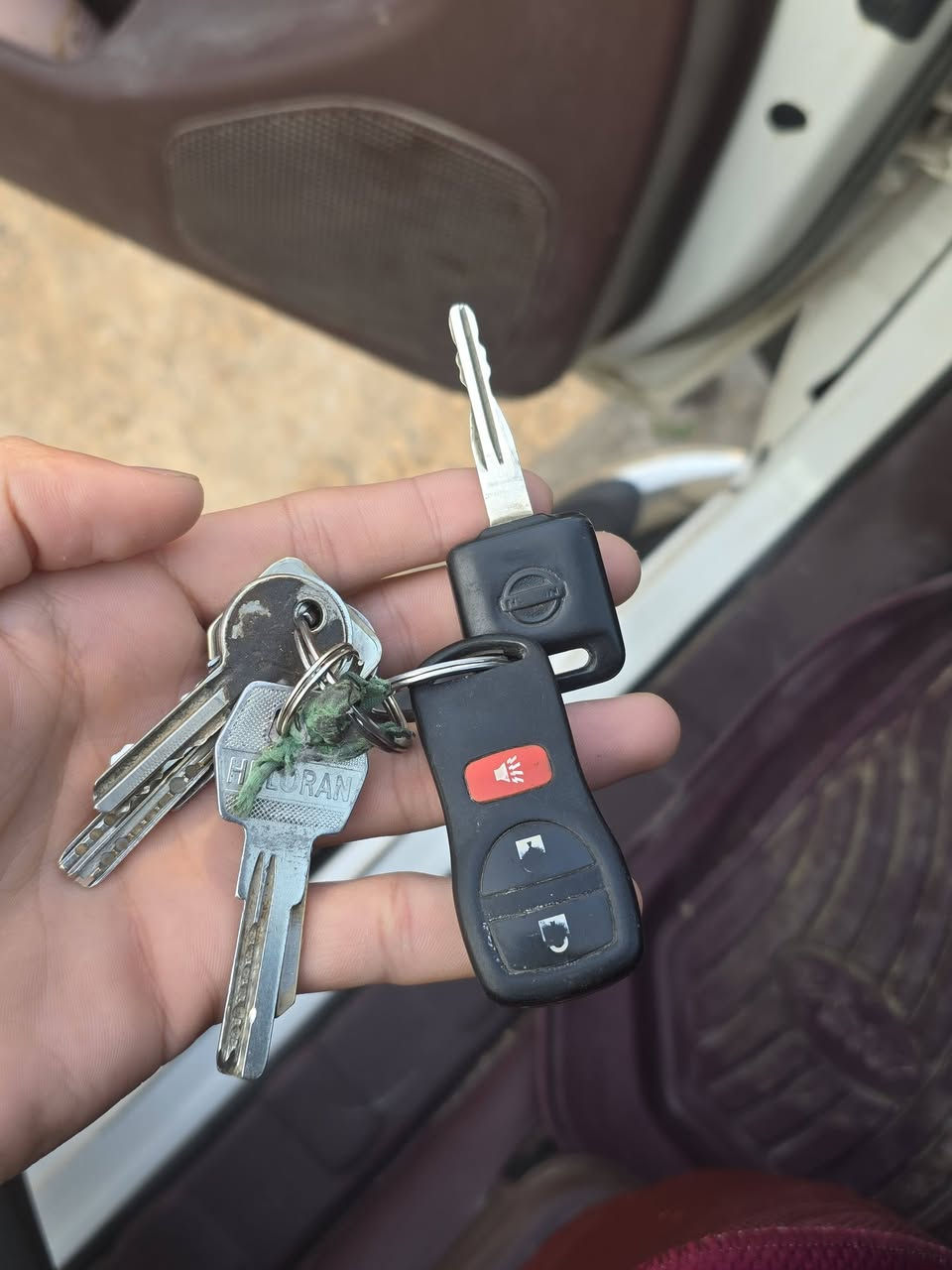 للبيع ...
 السعررر  130 وبي مجال للطيبين 
نيسان نيفارا  2013  لوكك جديد 
تخمم تايررر حداديةة كله زيرووو 
ماشية. 175 الف 
محرك كيرر كفالةةة شرططط تراييي زيرووو 
رقم اربيل بااسمنه تحويل ثاني يوم او وكالة 
كفالةة عامةةة  .. فول مواصفات 
المكان : بابل 
*********** 
***********
