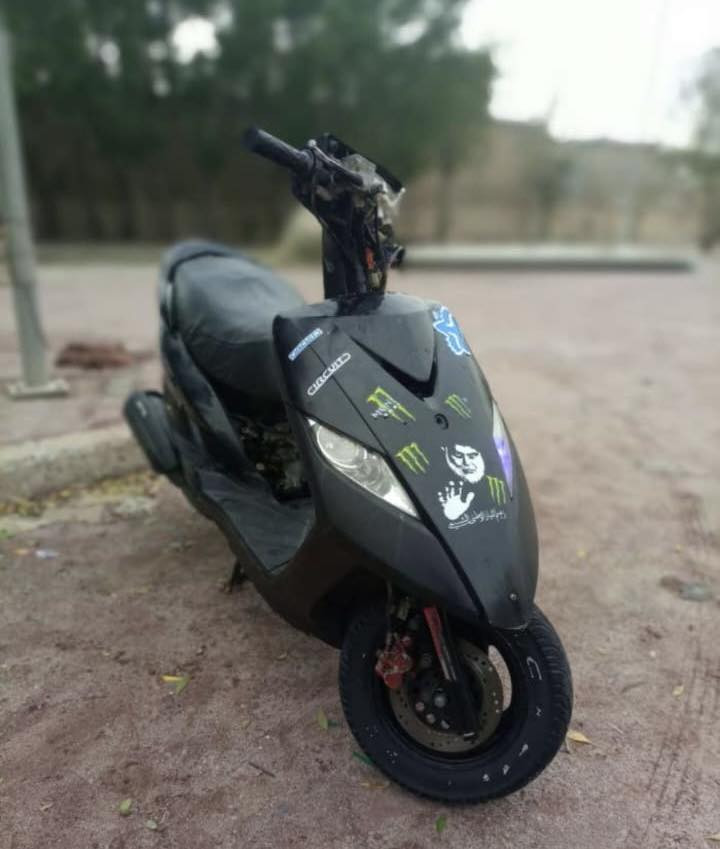 سلام عليكم دراجة ماكس ثعلب 140 دراجه كلشي ماناقصه مفتوحه مكينه ولكلوب موجود رقمي *********** سعر 450 وبي مجال
