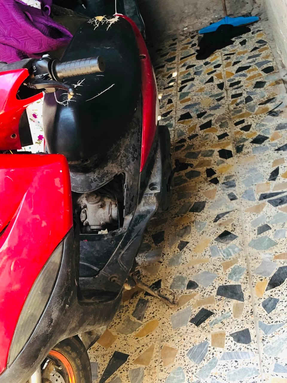 دراجة ماكس عدلة للبيع مكينة تگطع وبيه دخانة (ابيعه كوم حديد) يرادله ترتيب السعر 275 وبيه مجال المكان البصرة الجمهورية الرقم ***********
