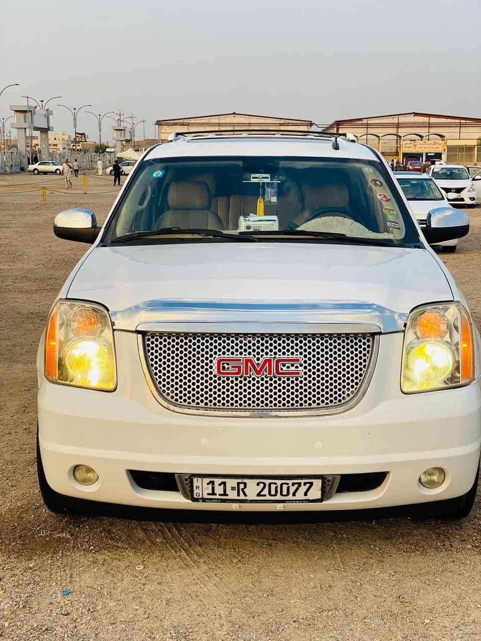 السلام عليكم اخوان يوكن موديل 2011 اصل 
رقم بغداد دولي باسمي مواصفات دنلي بترة السيارة مكفولة كص وكلبه ونقل جثة ورسميات سيارة بيها مكانات صبغ ابيع عام وبيها تصليح بمقدمة القمارة اثر سقوط سقيفة كير ومكينة وحدادية وتبريد وتخم تاير كفالة فول مواصفات على الاخير عنوان السيارة بصرة الزبير البترو كيمياويات السعر 155 وللاستفسار اكثر اتصل وتدلل :*********** الزبير, البصرة
