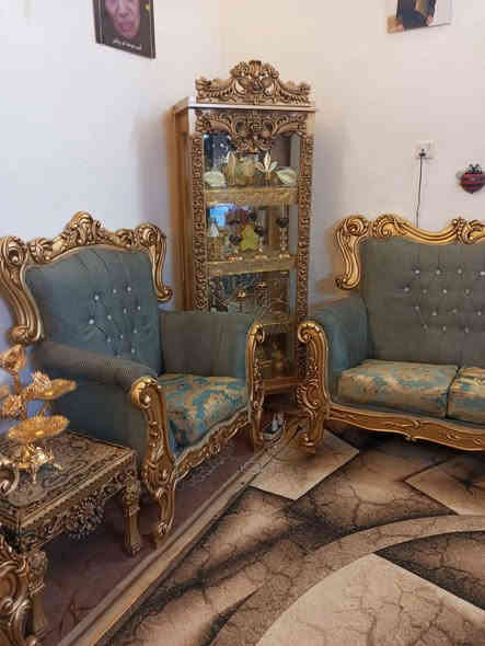 تخم زان عشر مقاعد مع سيت طبلات نظافه فول تكمه ماينشال لسعر 500بي مجال بسيط مكان مشتل شارع لمطبك مستعجل على لبيع *********** بغداد
