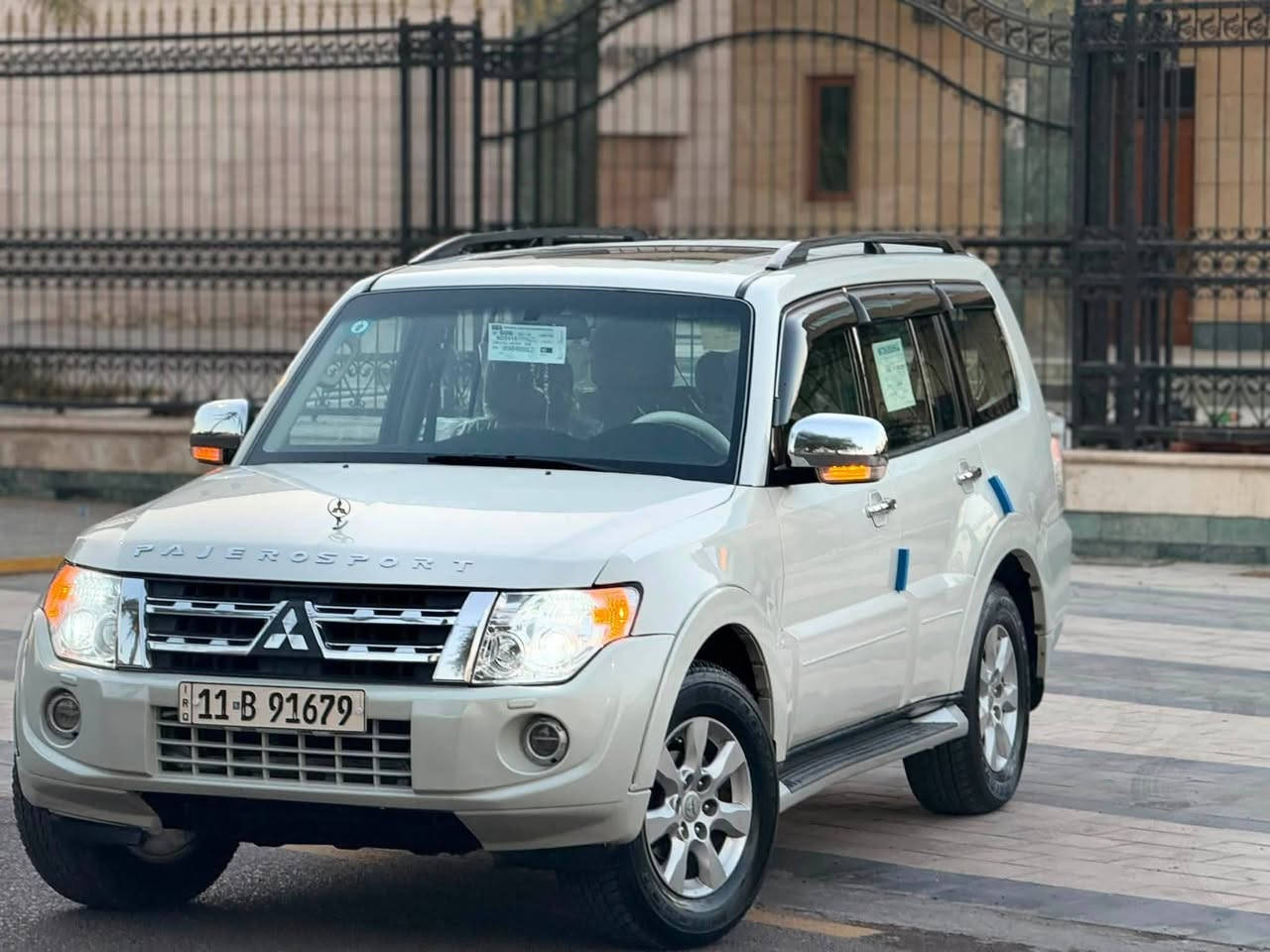 باجيرو 2010حبتور فول مواصفات لون ابيض صدفي حجم المحرك 3500 رقم بغداد دولي باسمي بدون حادث جاملغ وبنيد صبغ اثر شخوط فقط رش غيره مكفوله كفاله عامه سياره كلين على وضع الشركة معروفه خليجي السياره جديده مال جناي كشنان كهربائيه دوشمه جديده.منضومة غاز. مري شفط تحكم استيرن شاشة اندرويد تبريد 3 قطع ثلاجه تخم. تاير كير مكينه حدادية خير من الله سياره جديده لوك حساسات خلفيه.السعر 125 وبيها مجال ..واسط العزيزيه .***********
