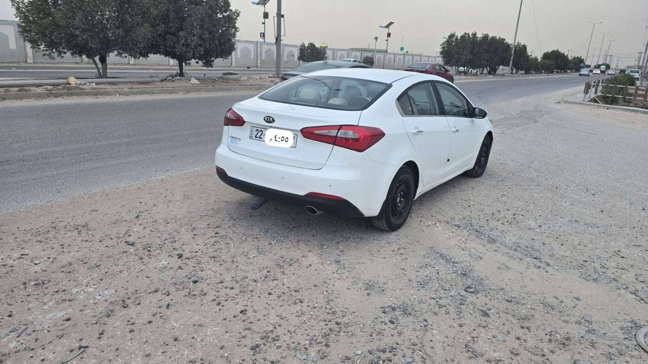 سلام عليكم سياره مديل 2013كفاله بيه طخ بل دعميه الخلفيه سنويه 2028  السعر 125رقم اربيل هاتف ***********
