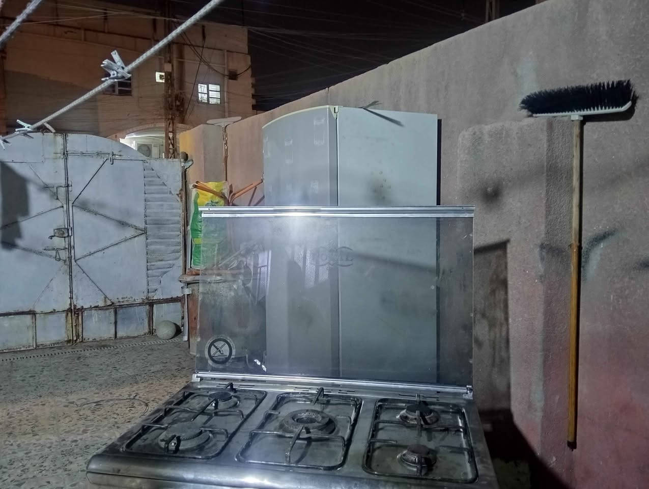 السلام عليكم طباخ خمس عيون للبيع نظيف جدا ماركة رويال  سعرة 200 وبي مجال العنوان البصرة المشراق الجديد هذا رقمي *********** البصرة, العراق
