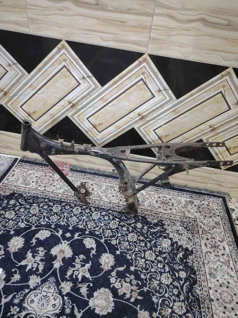 سلام عليكم شاصي لبيع اوراق صلي مو سكنر ***********
