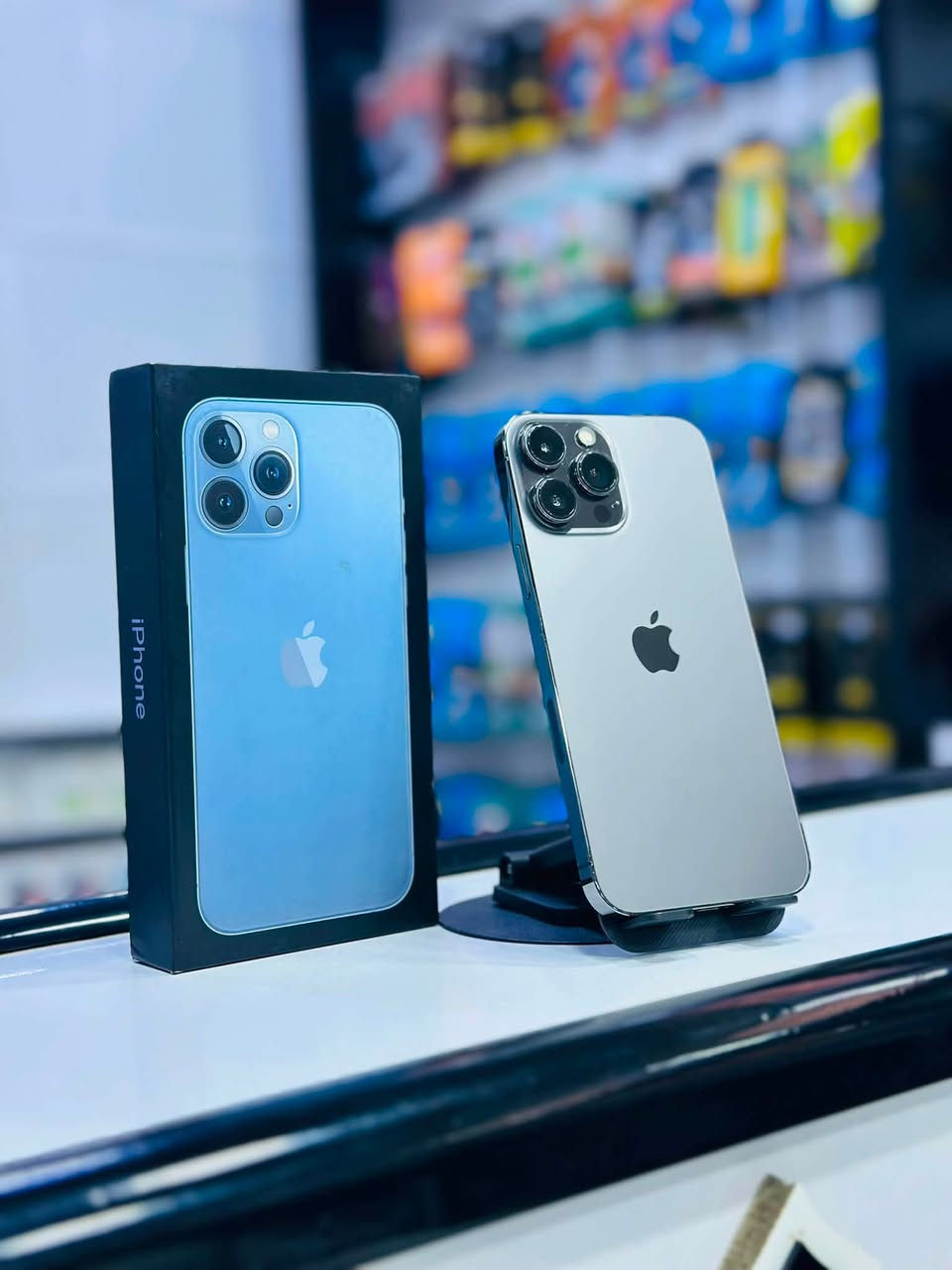 السلام عليكم متوفر:
♠️آيفون 13 Pro Max ذاكرة 256 بطارية 82 الجهاز مستبدل شاشة أصلية فقط✔️.

☑️***********☑️

☑️مركز سفن فون للهواتف النقالة☑️
