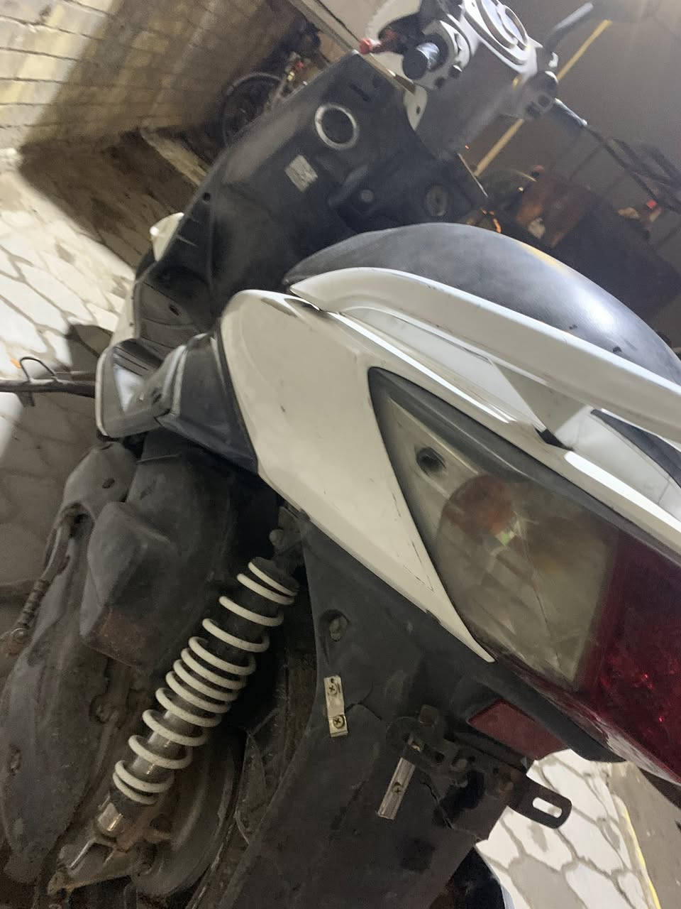 سلام عليكم شباب دراجه سكنس فحل للبيع نوزل دراجه مال رمبه شلعه حلوه معدل قوي هيه من اسمها رمبه دراجه صالها 8اشهر من منزلها اوراق كامله مداور كبل السعر 650وبيها مجال شي قليل  لاحد يكسر بسعرها فدوه اروحلكم 💚💜


**إذا كنت صاحب هذا الإعلان وتريد حذفه لأي سبب، رجاءا أرسل رسالة إلى الدعم الفني**