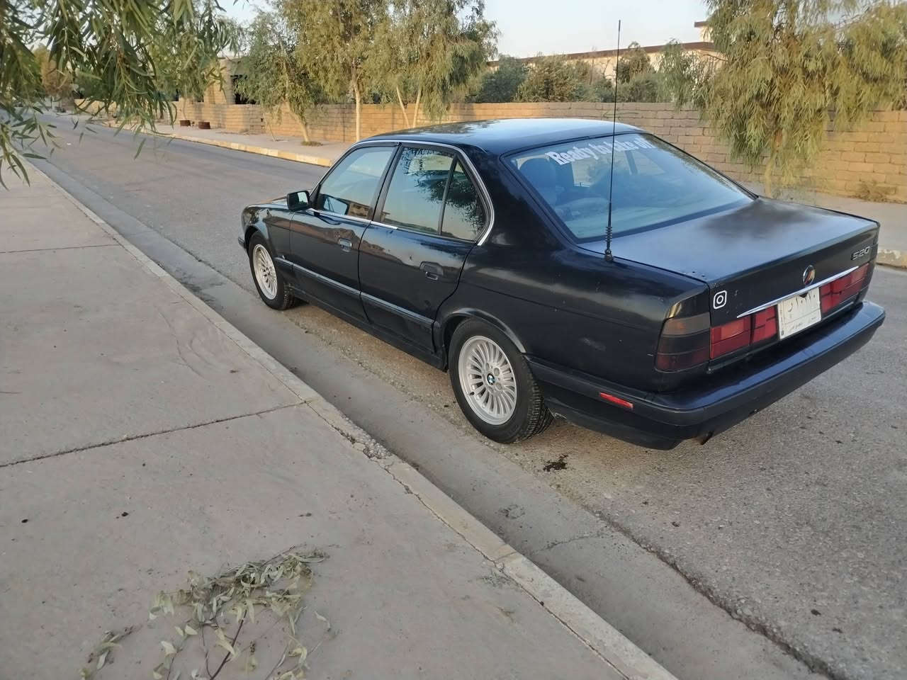 السلام وعليكم شباب
بيم 520 كير عادي
نينوى الماني  سنويه جديد
كابون بانزين بيها.
صبخ جماليه.
داخلها نظيف
السياره في بعشيقه
***********
