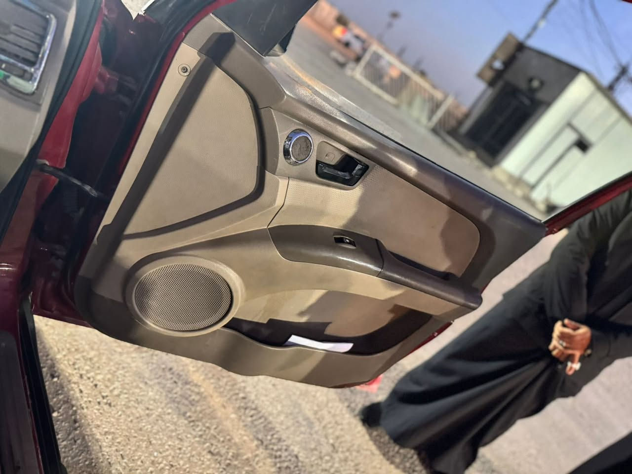 كيه سبورتج ٢٠٠٩
سيارة بيه ٤ قطع 

فور ويل محرك ٢٠٠٠

تبريد شغال سيارة نظيفه 

رقم نجف 

سنوية ٢٠٣٠

منظومة غاز بيه 

*********** 

مكان السيارة نجف 

السعر ٩٢ 

سيارة خليجي
