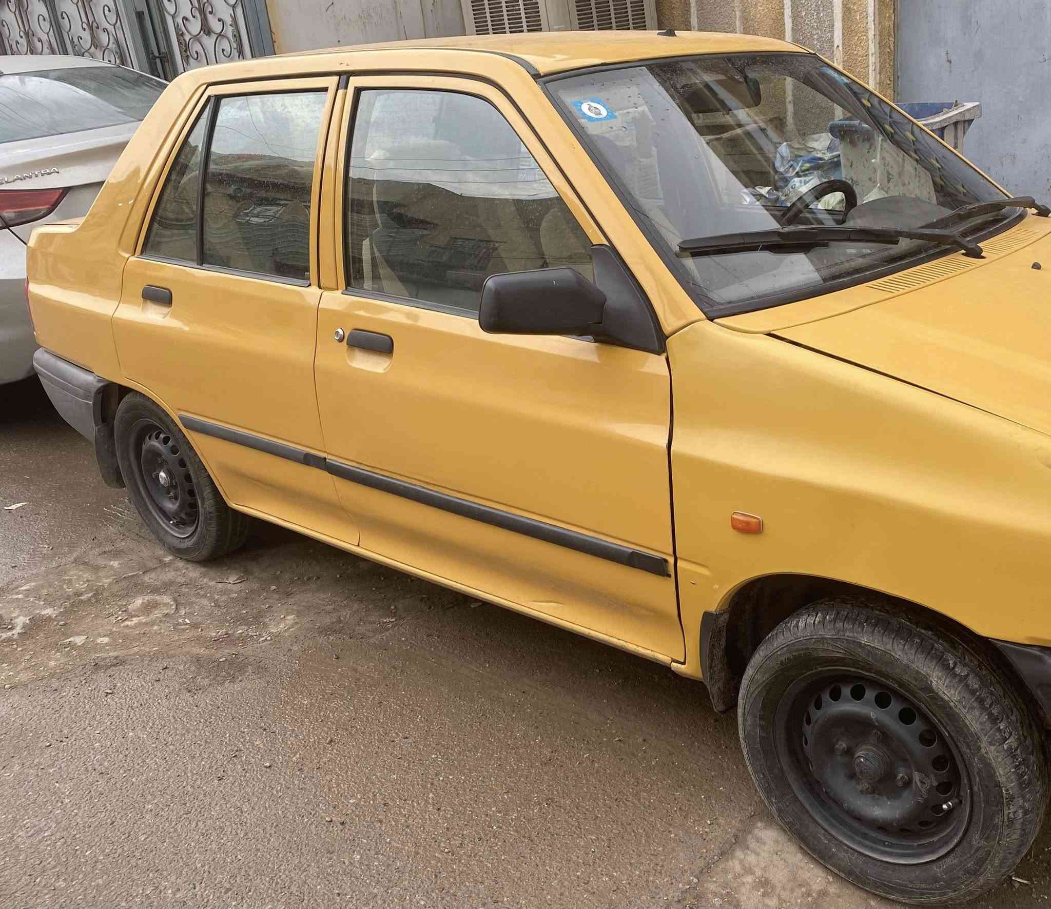 السلام عليكم اخون سايبه 2016 بسمي مصفره هيئه و غرامات  رقم جديد و هزه جديده السياره خير من الله   بيها جاملغ مدل  و طخه وره الباب مال سايق  مكاني بغداد البياع   السعر  36 رقمي ***********
