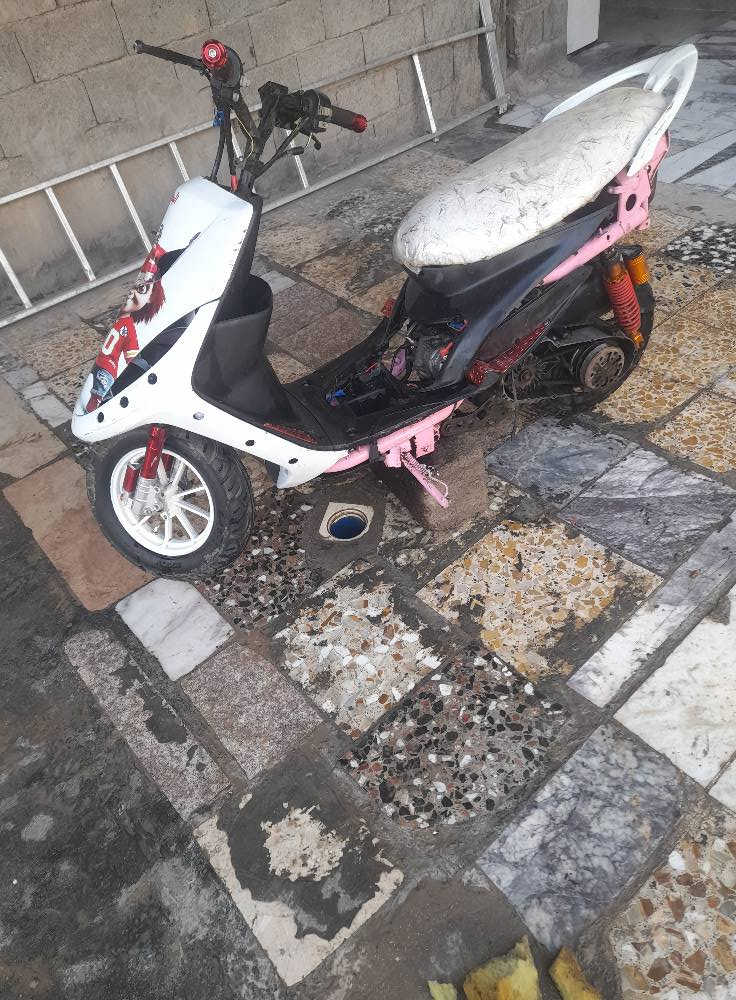 سلام عليكم دراجه ماكس عدله مال لعب نضيفه وشغاله كماله نقص ملف وباتري فقط دراجه مال لعب للبيع السعر 350 وبيه مجال اتصل على الرقم *********** مكاني بغداد مدينه الصدر
