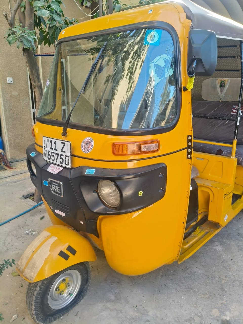 السلام عليكم تكتك للبيع موديل 20 مرقمه للاستفسار اتصال عل رقم ***********
