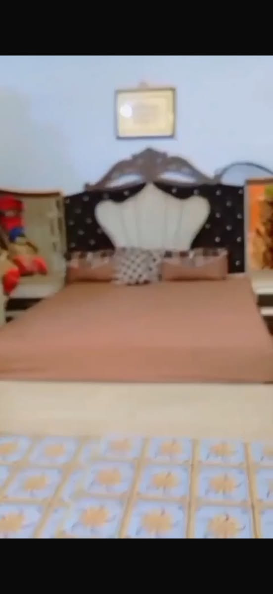 غرفه نوم للبيع
جديده مابيهه ولا كسر 
السعر 650الف وبيهه مجال
الزراعه الثانيه قرب مشتشفى الرازي 
***********
