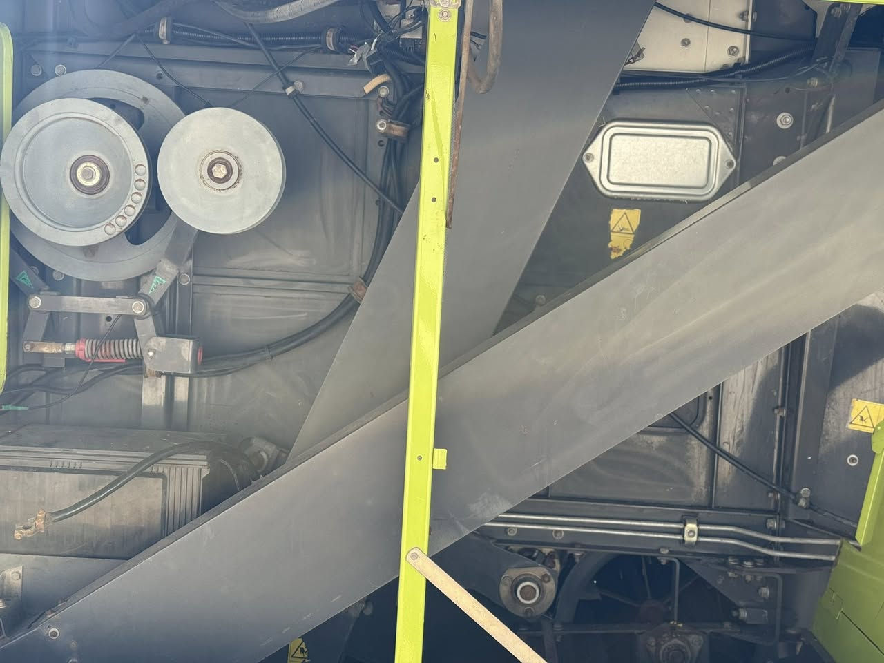 سلام عليكم  حاصده ل بيع هايدرو موديل 2005 مكفوله من طك ولحيم كفاله عامه ارقام سنويه رقم أربيل  رقم الهاتف ***********           ***********
