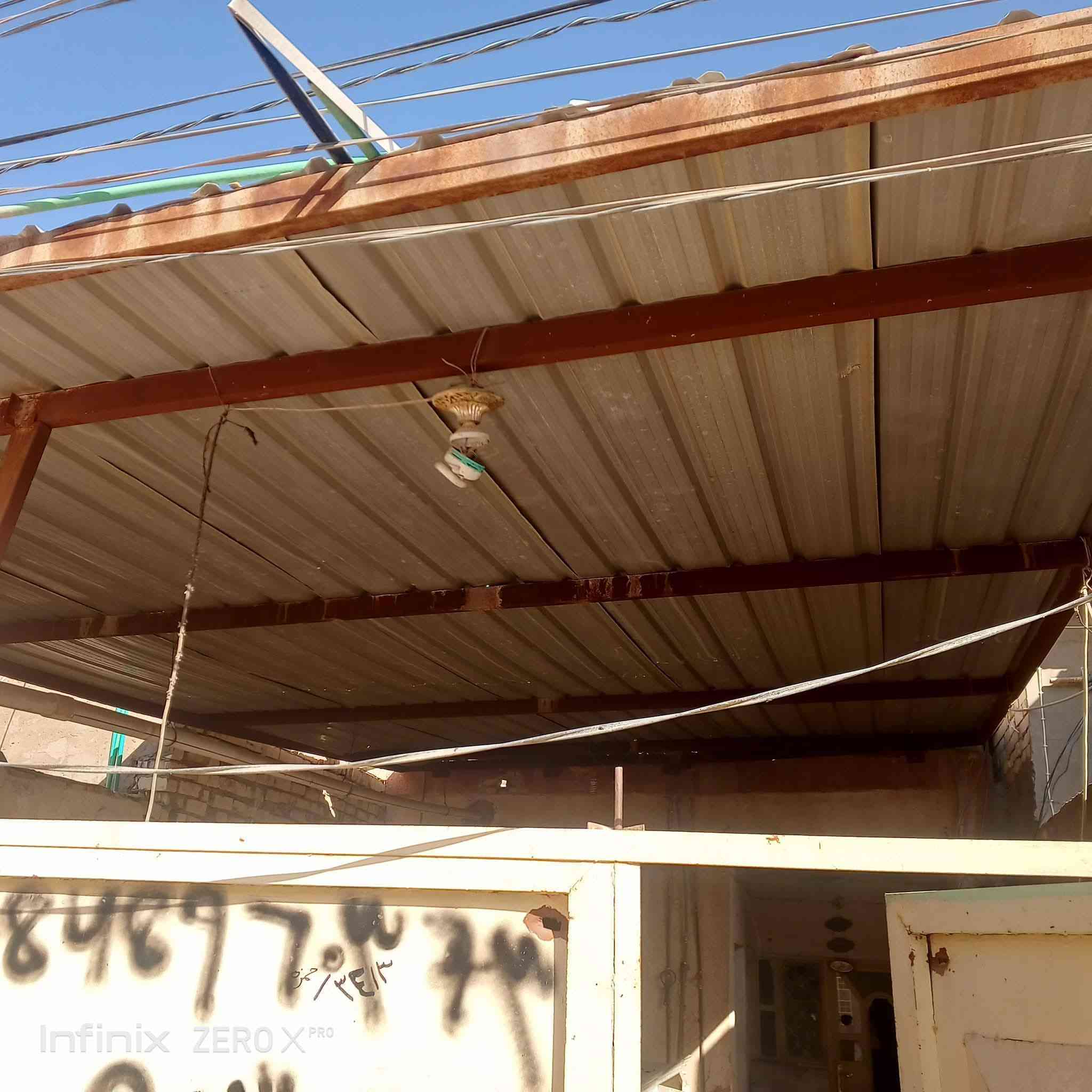 عماريه جينكو طول 10 متر والعرض 10 متر 
يعني 200 متر للبيع 
***********
المكان القاسم حي الجمعيه
