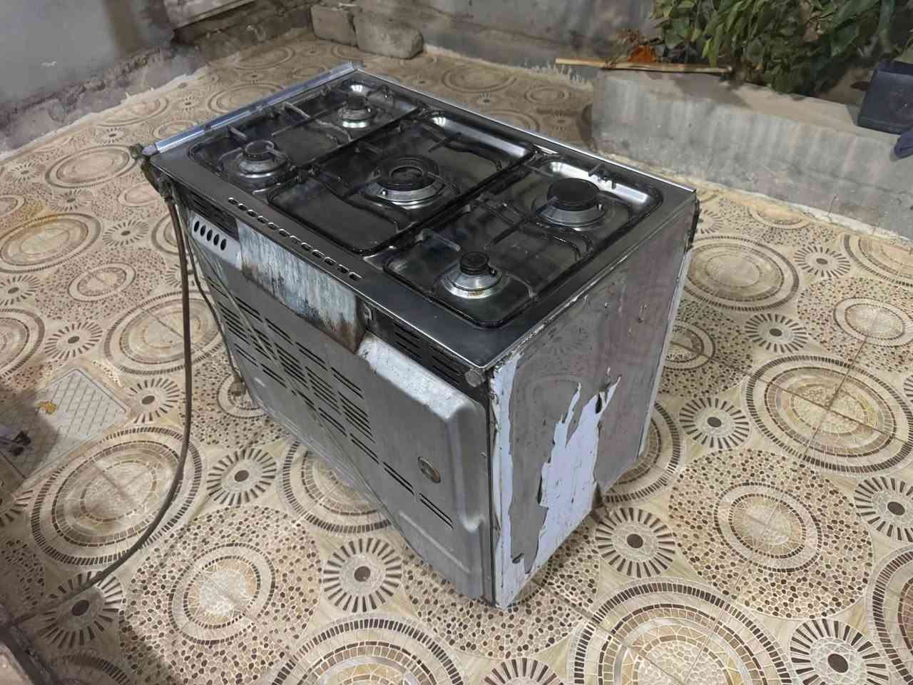 طباخ كريازي  المصري اصلي للبيع
الحالة جيدة جداً شغال كل العيون و الفرن و نظيف كل عيب مابي و ويا ملحقات موضحة بالصور 

السعر 230 وبي مجال 

*********** 

البيجي حي العصري
