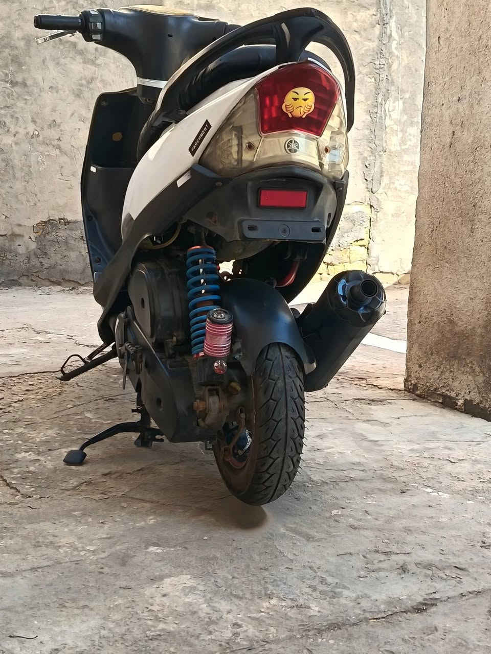 للبيع نقص ستانة صفح ونص وصالنصة يرادله لحيم شوية نضيفة ومكينة حلوة وناعمة ب450 بية مجال لشراي ***********(لاستيك ولف!) خاص وع رقم فقط
