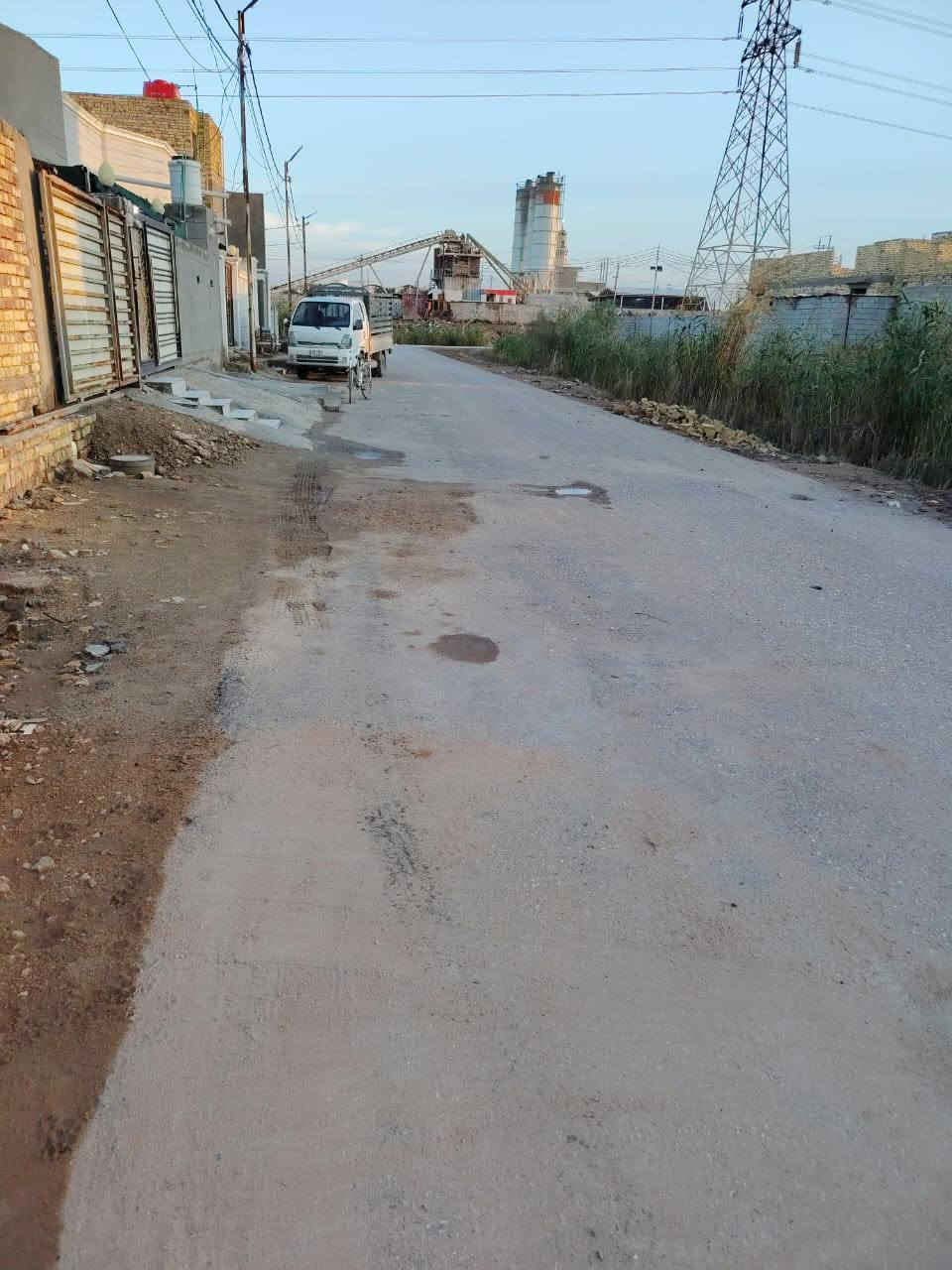 السلام عليكم عرصه 100متر سند 25 عرصات توحيد قبل السكه اسم الطابو مالته حي الفرات العرصة باسمي خلف العادلي مباشرة والاستفسار اتصل علة الرقم واني حاضر ***********
