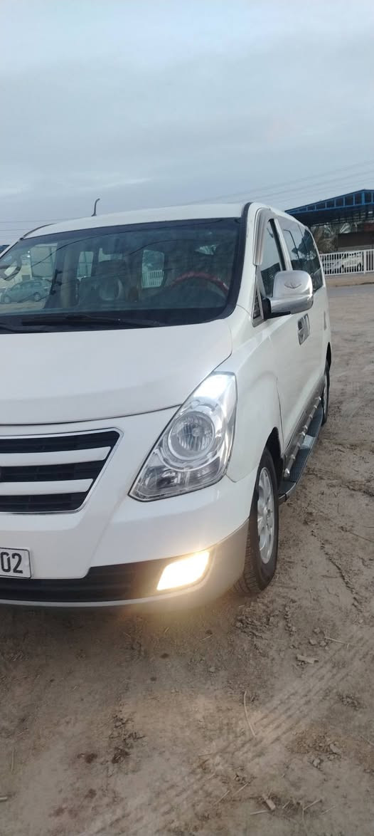 بسم الله الرحمن الرحيم 
سياره للبيع موديل 2012مفتوح ومحور مسكر سياره جديده تخم تاير حداديه خير من الله مكينه شرط لا تبخير ولا تنقيص تبريد ثلج سياره جاهزه بيها جاملغ لامامي رش صبغ والباقي كفاله عامه رقم دولي نكليزي تحويل ثاني يوم لاستفسار *********** او اسيا *********** وبيك خير وتدلل ابو حيدر
