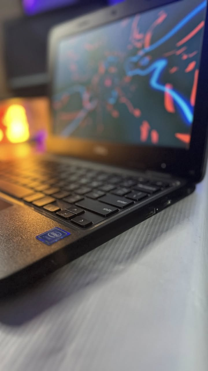 لابتوب ديل نظام اندرويد الاصلي لابتوب للدراسه ويفيد ايضا للتصفح ومشاهدة الافلام
الذاكره 16 كيكا
و4 كيكا عشوائي
بي منفذ usb  2 الشاحنه تجي محولة تايبسي تنقلب 180 درجه * دقه عاليه وضوح وكيبور عربي
انكليزي تصفح بكل سلاسه وسهوله
السعر 40 الف مع التوصيل
توصيل متوفر لكل المحافظات
***********
