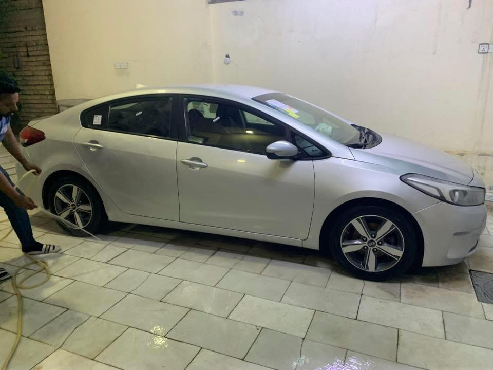 السلام عليكم 
متاح كيا فورتي موديل 2018 تبديل بنيد فقط بدون عابر السياره جاهزه من كلشي تخم تاير جديد حدادية جديدة كير ومحرك مكفولات مواصفاتها نص فول شاشة جبيره تحكمات ستيرن السيارة مال جناي كلشي ما ناقصها 

المكان الناصريه
***********
